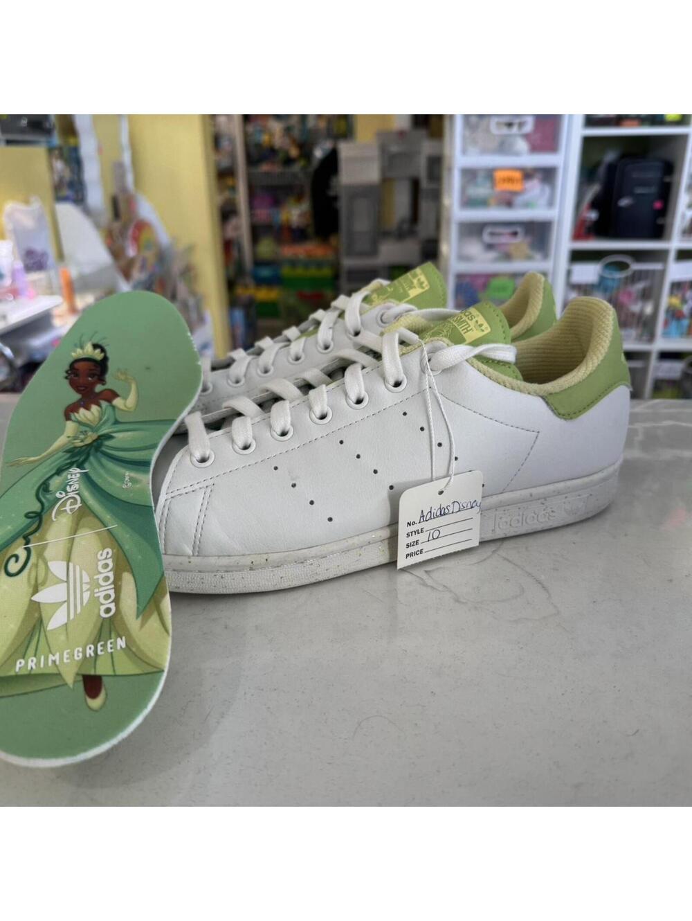 Adidas Disney princess stan smith princess and the frog white sneakers size 10